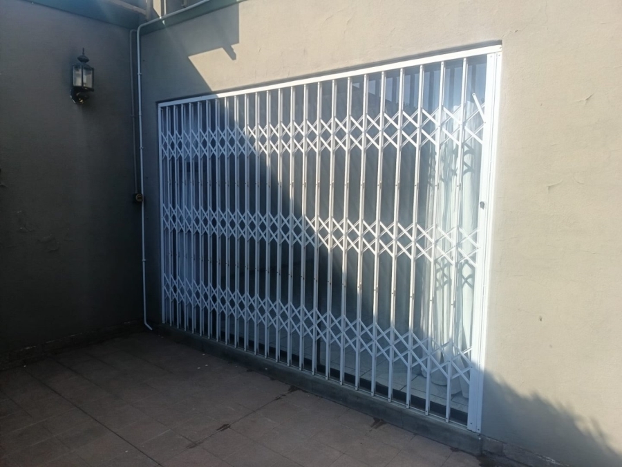 3 Bedroom Property for Sale in Rhodesdene Northern Cape